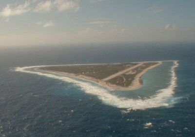 上空からみた南鳥島の様子