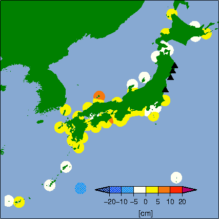 月平均潮位偏差分布