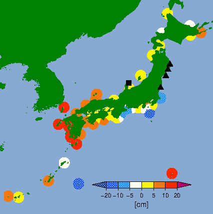 月平均潮位偏差分布