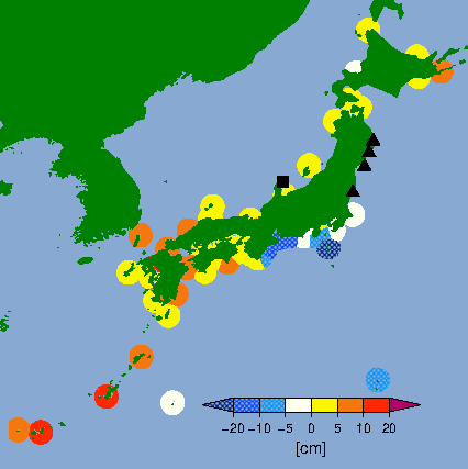 月平均潮位偏差分布