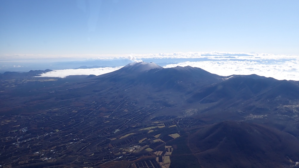 浅間山の全景 北西上空から